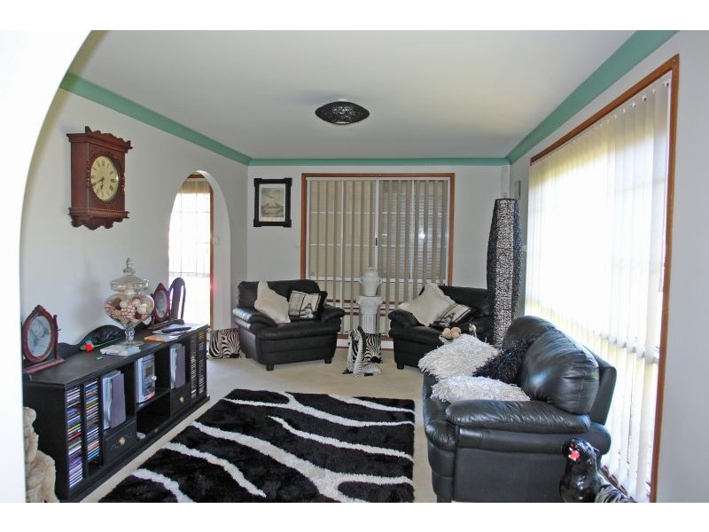 1 Emma Close, Lake Haven NSW 2263