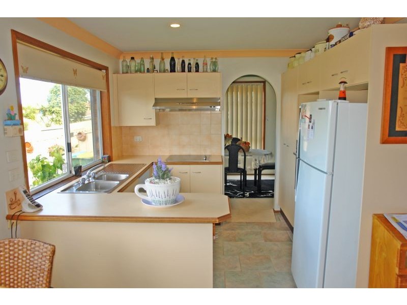 1 Emma Close, Lake Haven NSW 2263