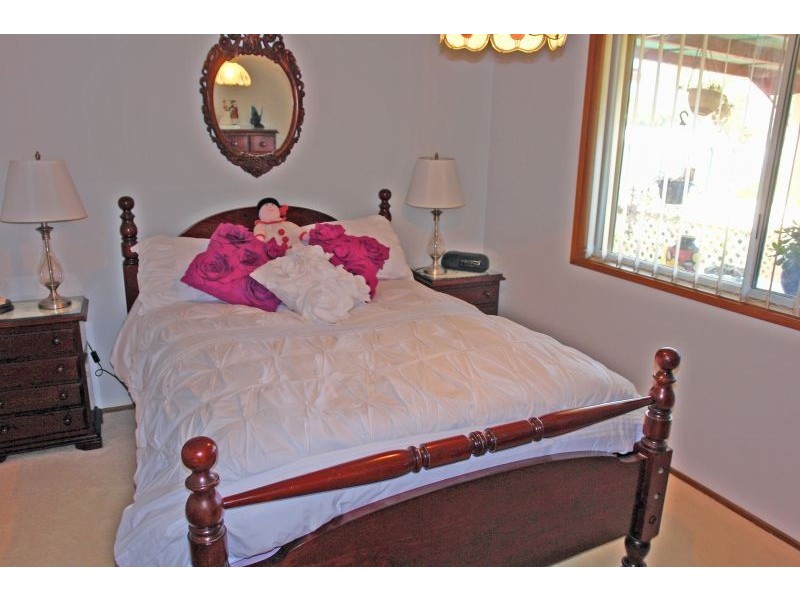 1 Emma Close, Lake Haven NSW 2263