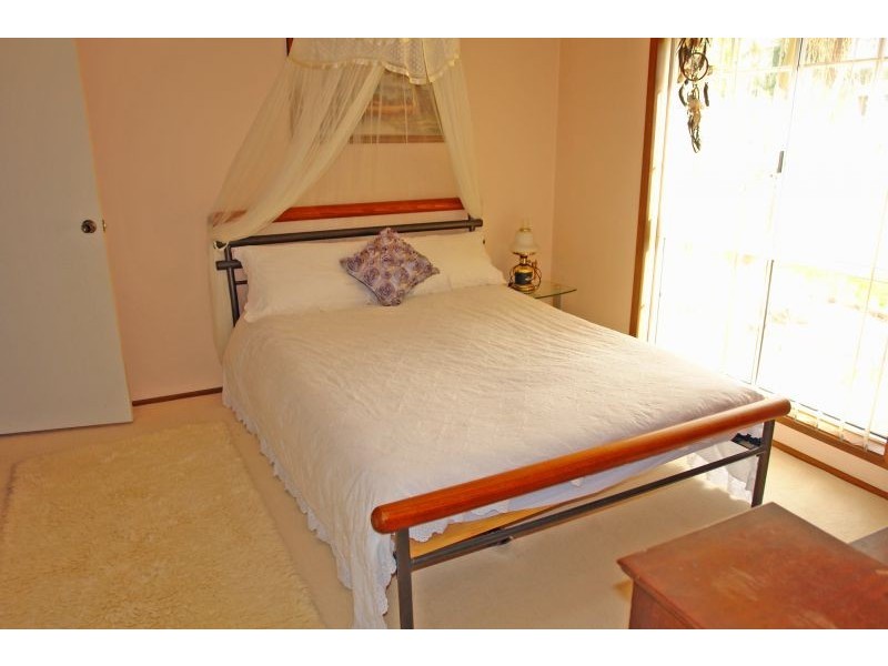 1 Emma Close, Lake Haven NSW 2263