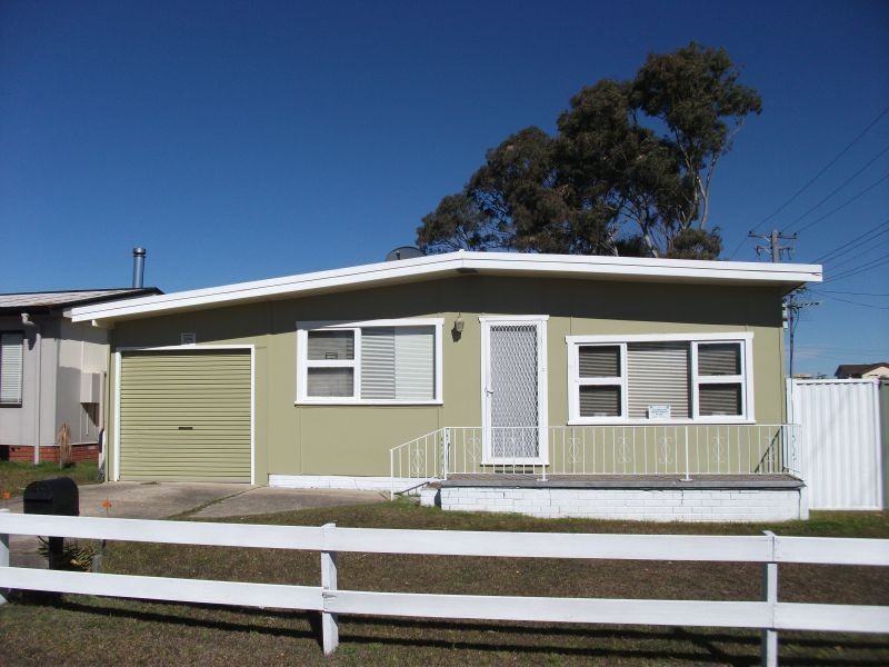 38 Melrose, Gorokan NSW 2263