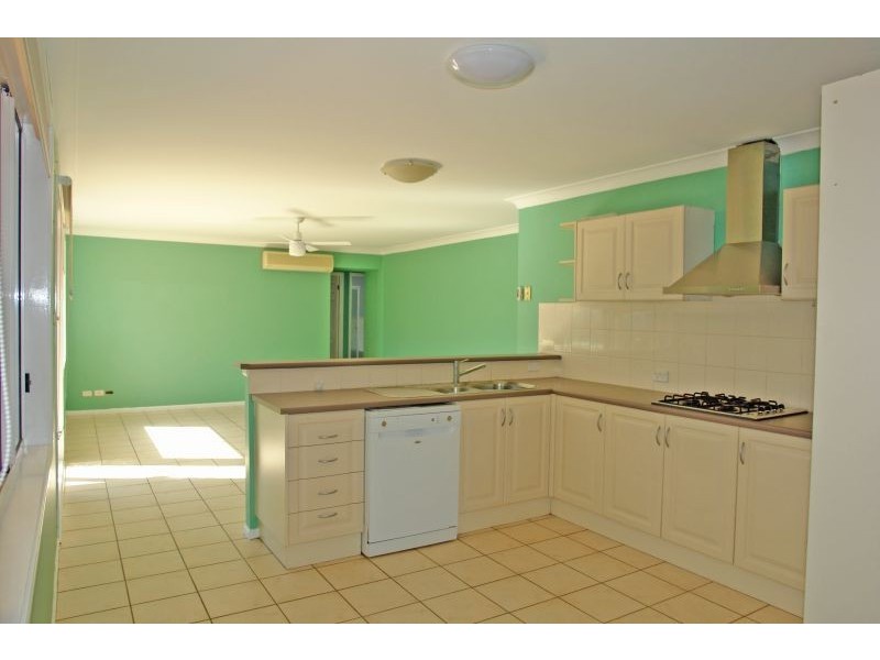 9 Quarterhorse Parade, Wadalba NSW 2259