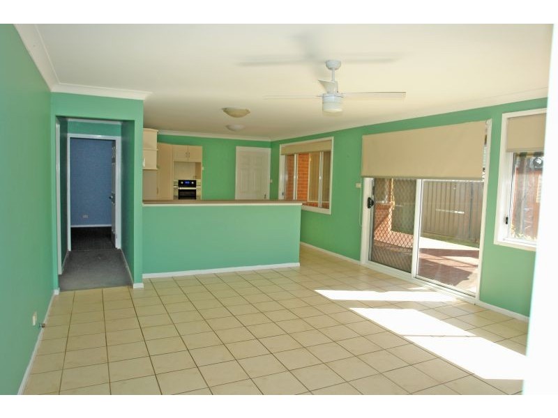 9 Quarterhorse Parade, Wadalba NSW 2259