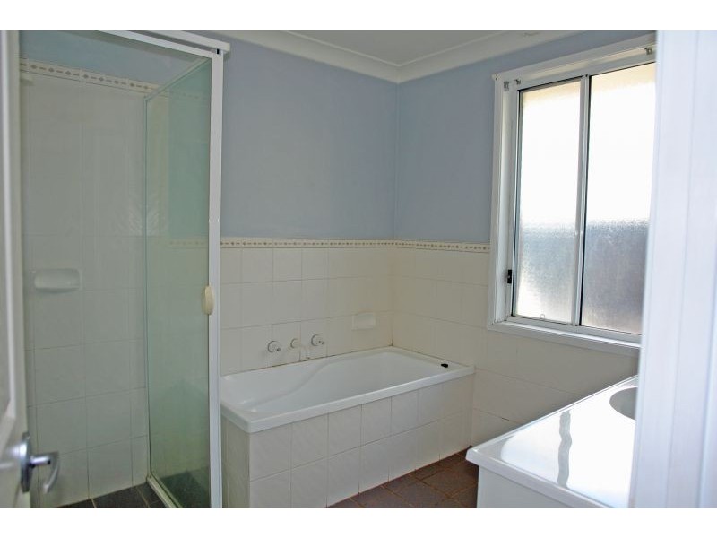 9 Quarterhorse Parade, Wadalba NSW 2259