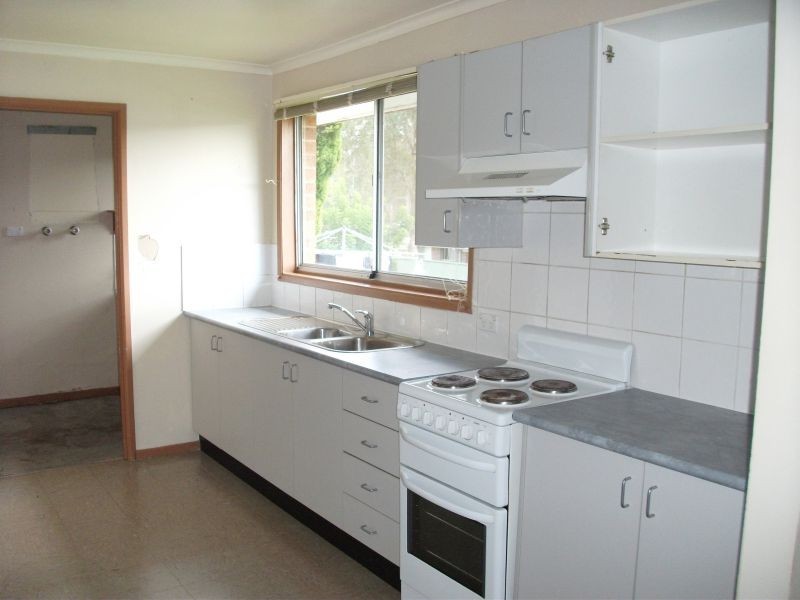 5 Gloucester Ave, Watanobbi NSW 2259