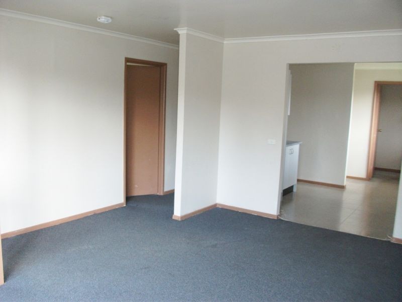 5 Gloucester Ave, Watanobbi NSW 2259