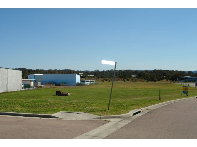 2 London Dr, Wyong NSW 2259