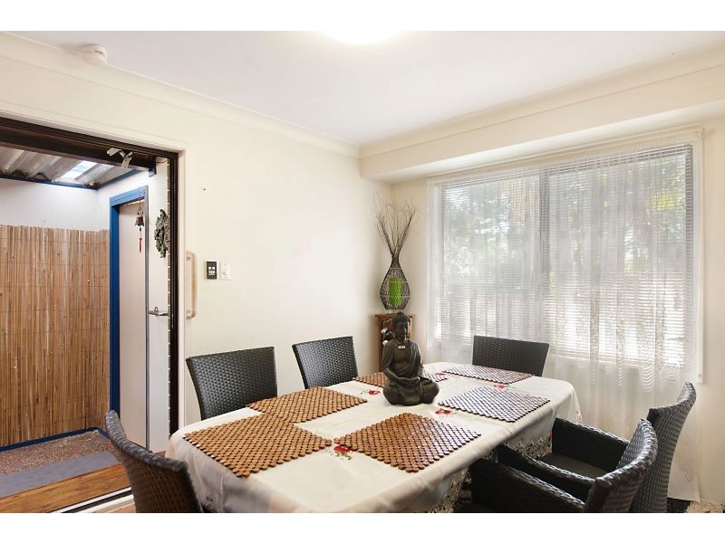 3 Vales Road, Mannering Park NSW 2259