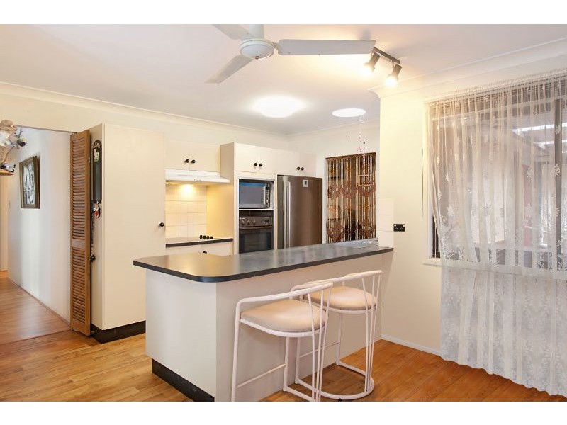 3 Vales Road, Mannering Park NSW 2259