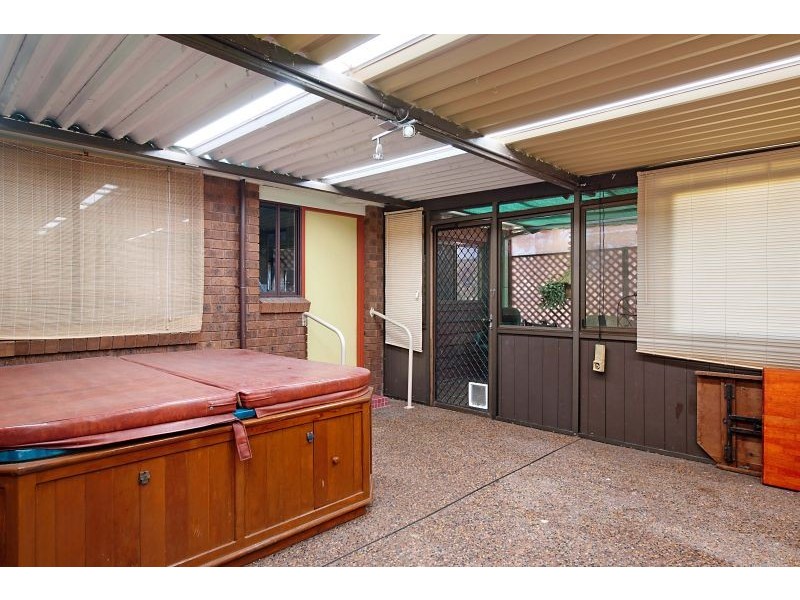 3 Vales Road, Mannering Park NSW 2259