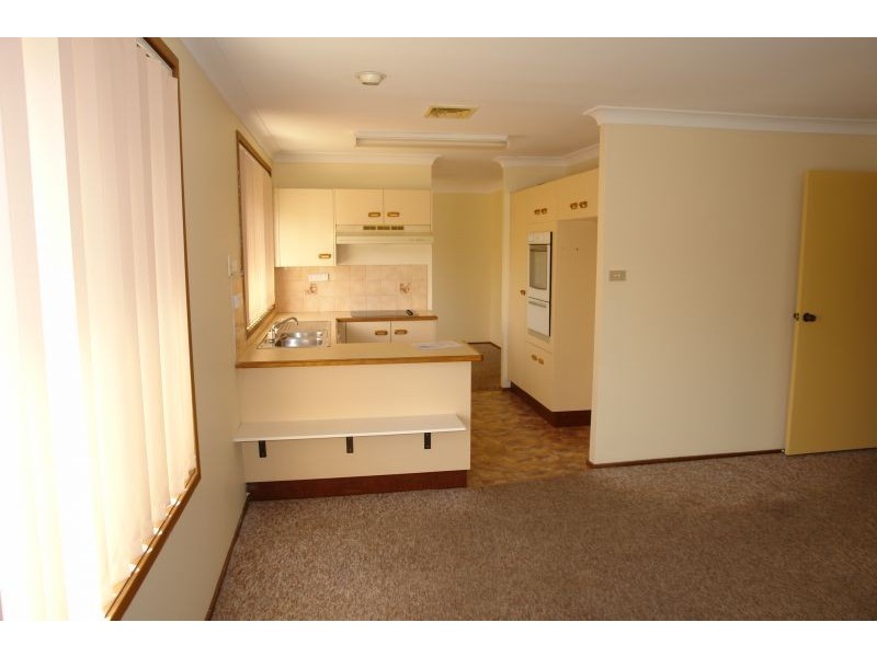 19 Sir Joseph Banks Drive, Bateau Bay NSW 2261