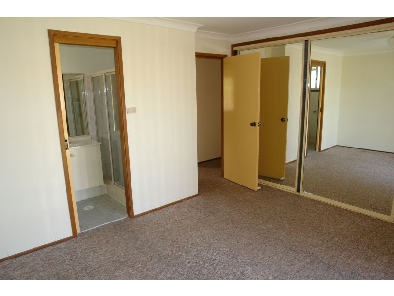 19 Sir Joseph Banks Drive, Bateau Bay NSW 2261