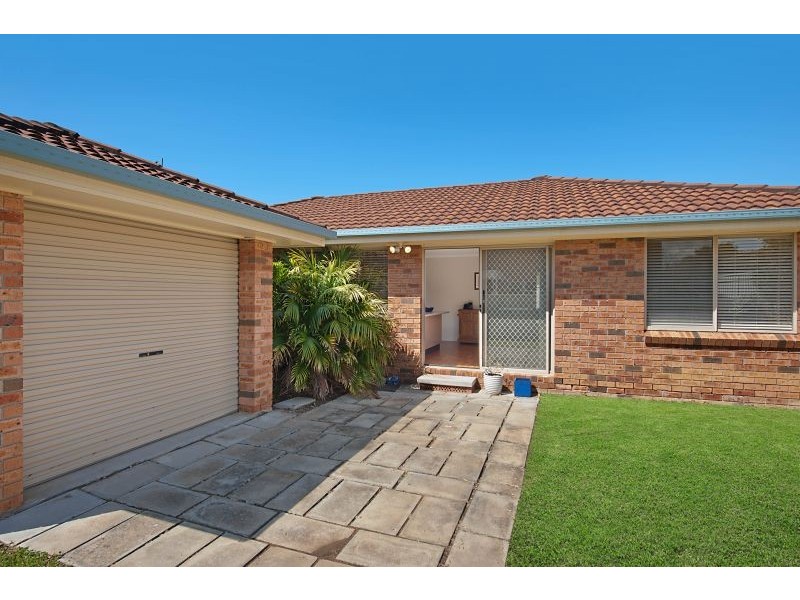 12 Oxford Drive, Lake Haven NSW 2263