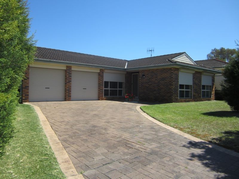 10 Baden Close, Kanwal NSW 2259