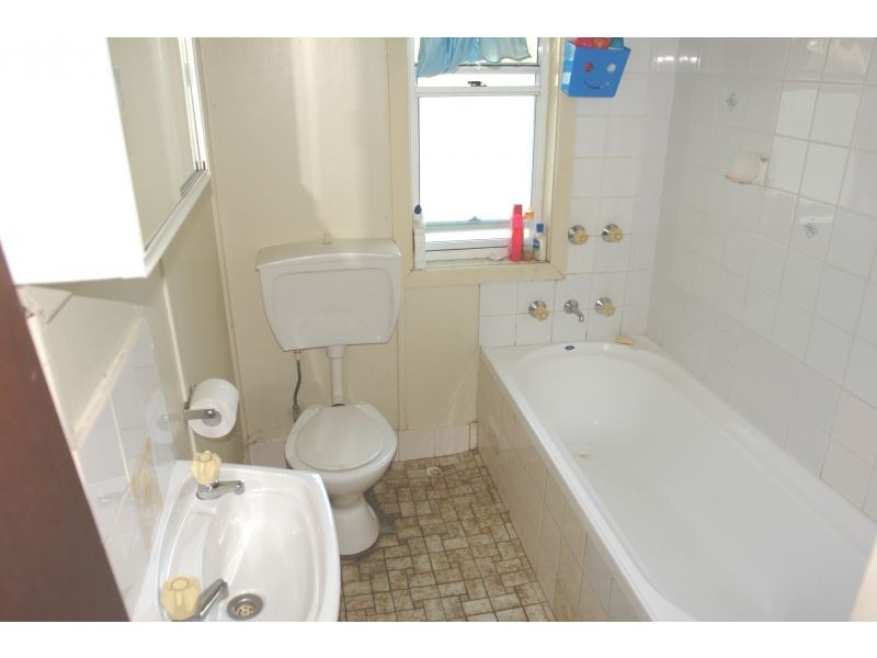 15 Owen Avenue, Wyong NSW 2259