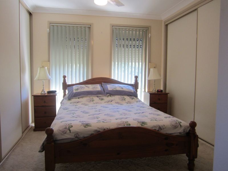 5 Newton Place, Blue Haven NSW 2262