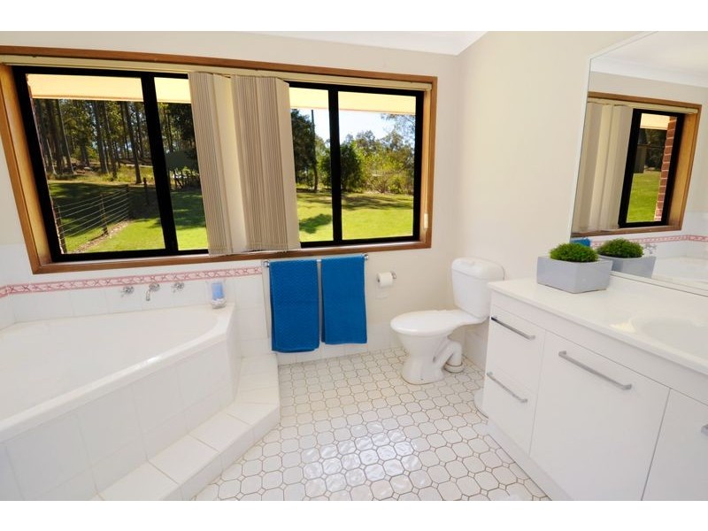 39 Parkridge Drive, Jilliby NSW 2259