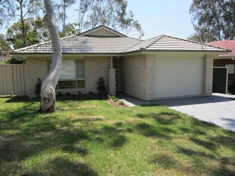 33 Gymea Cres, Mannering Park NSW 2259