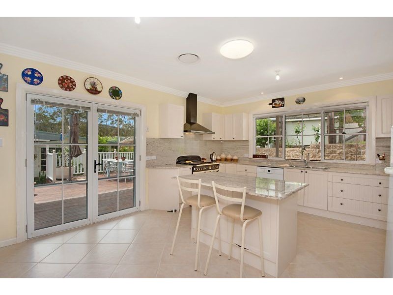 8 Robinvale Lane, Yarramalong NSW 2259