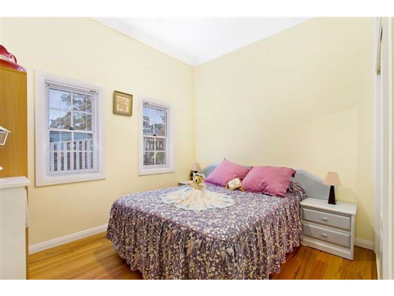 8 Robinvale Lane, Yarramalong NSW 2259