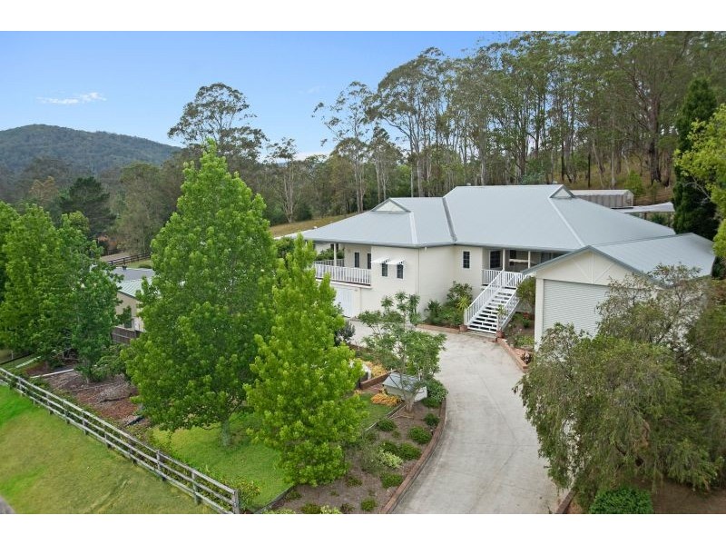 8 Robinvale Lane, Yarramalong NSW 2259