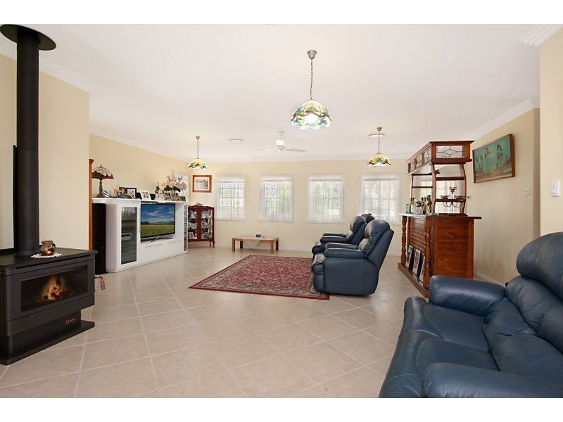 8 Robinvale Lane, Yarramalong NSW 2259