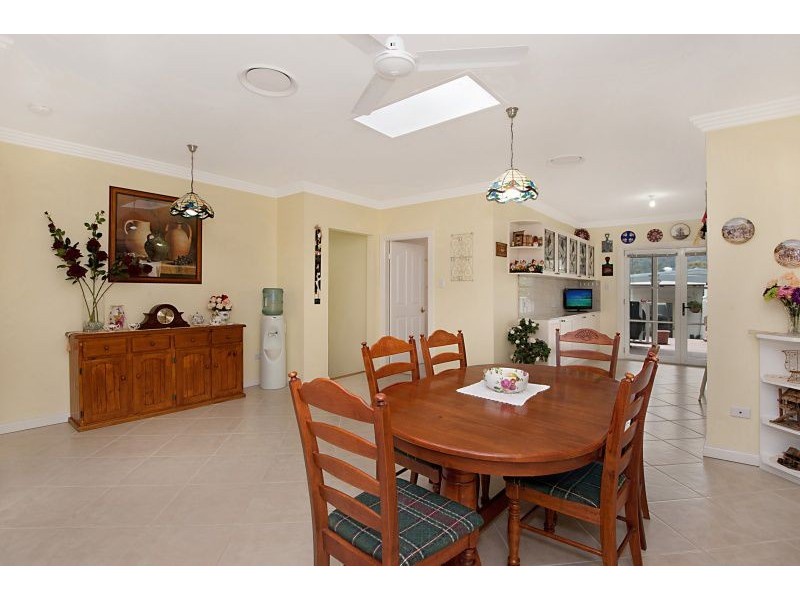 8 Robinvale Lane, Yarramalong NSW 2259