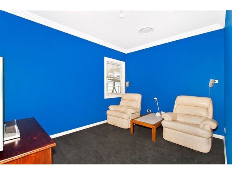 8 Robinvale Lane, Yarramalong NSW 2259