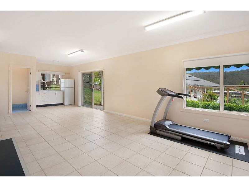 8 Robinvale Lane, Yarramalong NSW 2259