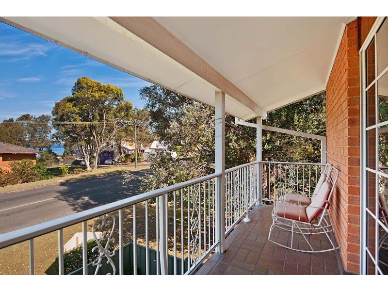 4/1 Suncrest Pde, Gorokan NSW 2263