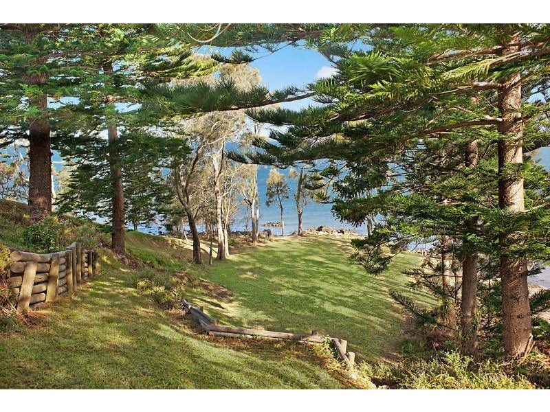 158 Tuggerawong Road, Wyongah NSW 2259