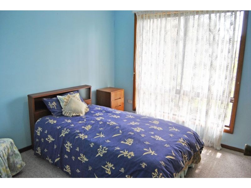 11 Hughes Avenue, Kanwal NSW 2259