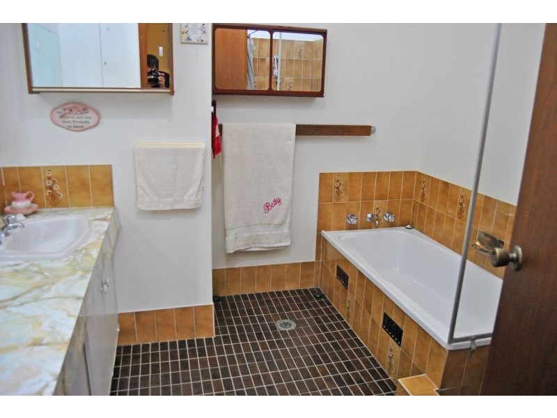 11 Hughes Avenue, Kanwal NSW 2259