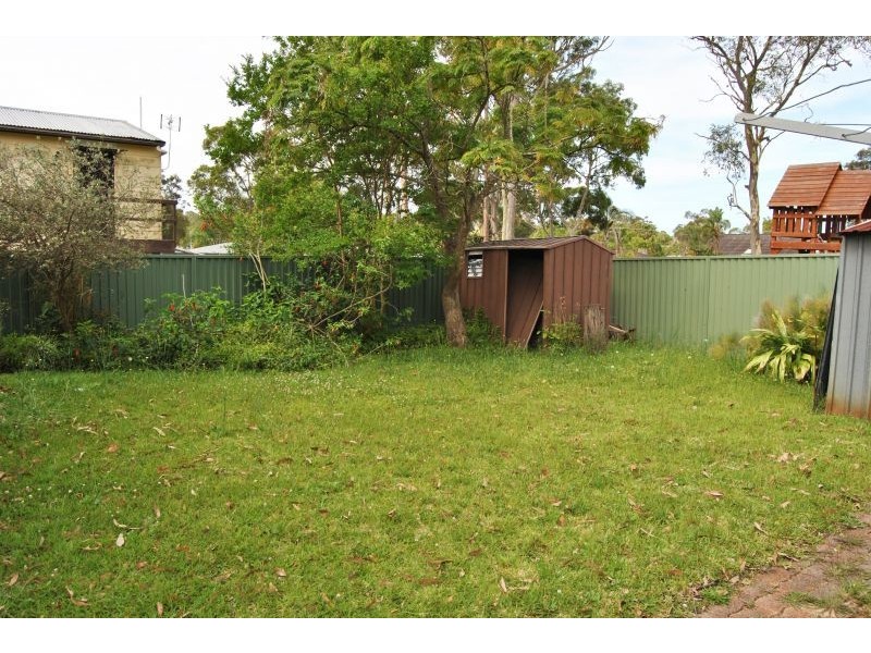 11 Hughes Avenue, Kanwal NSW 2259