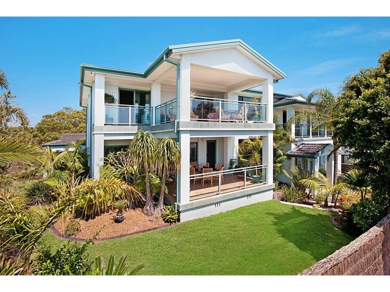 33 Soldiers Point Drive, Norah Head NSW 2263