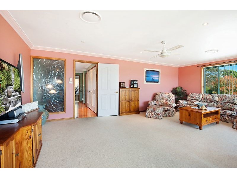 33 Soldiers Point Drive, Norah Head NSW 2263