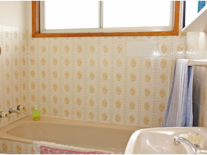 9 Oakland Avenue, Wyongah NSW 2259