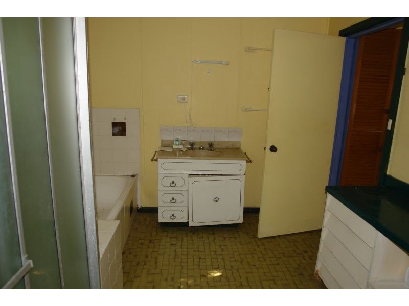 6 Panonia Road, Wyong NSW 2259