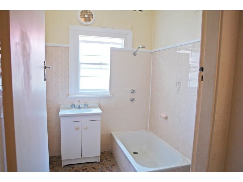 11 Marathon Street, Wyong NSW 2259