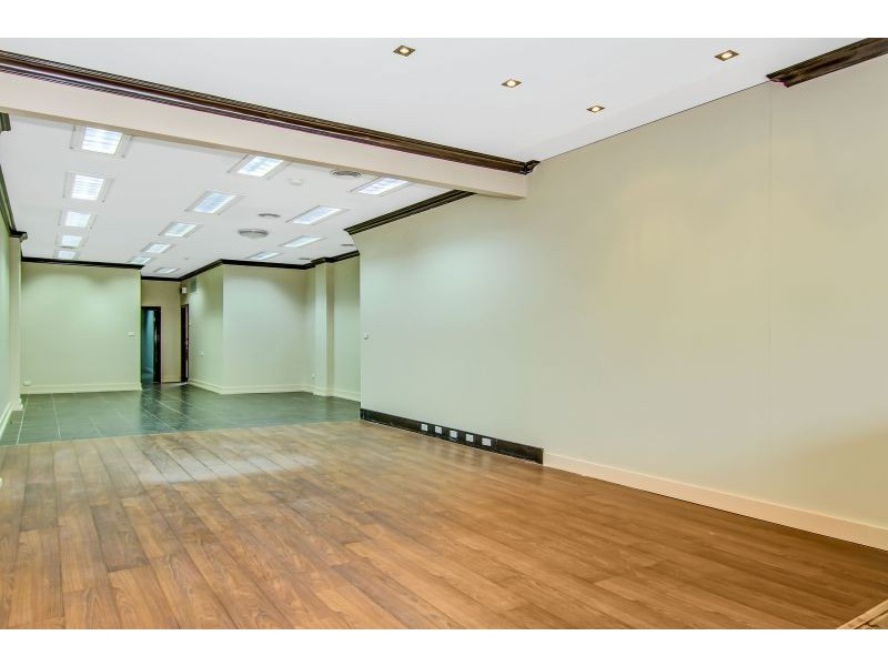 98 Mann St, Gosford NSW 2250