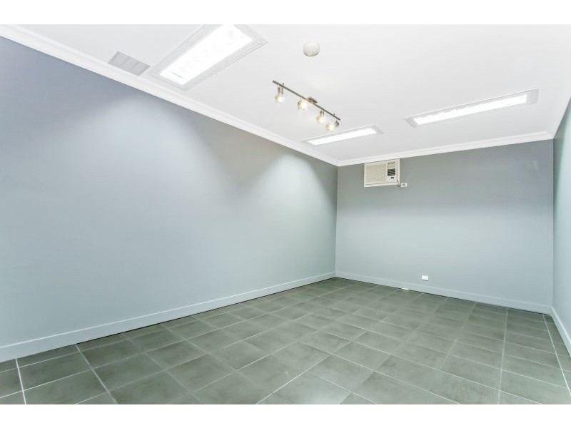 98 Mann St, Gosford NSW 2250