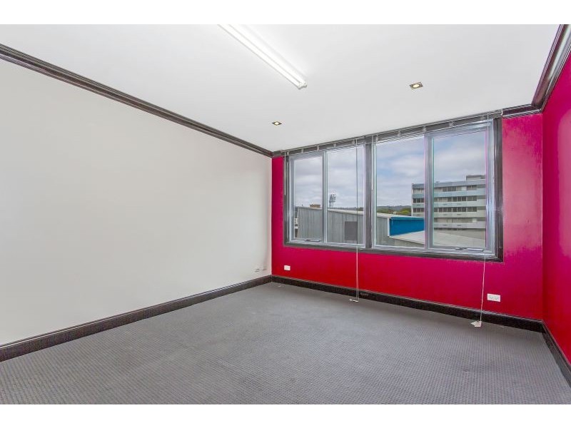 98 Mann St, Gosford NSW 2250