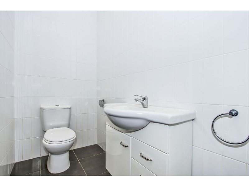 98 Mann St, Gosford NSW 2250