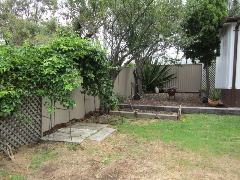 184 Wallarah Rd, Gorokan NSW 2263