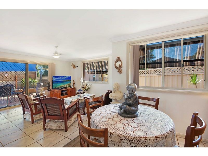 1a Crowe Street, Lake Haven NSW 2263