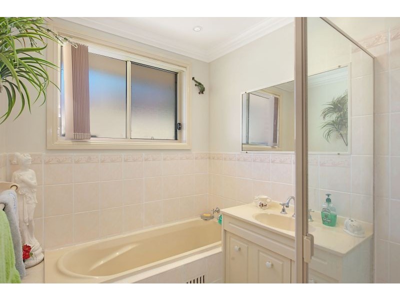 1a Crowe Street, Lake Haven NSW 2263