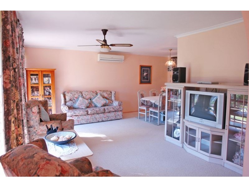 24 Somers Drive, Watanobbi NSW 2259