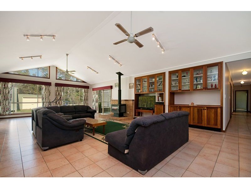 85 Sandra Street, Jilliby NSW 2259