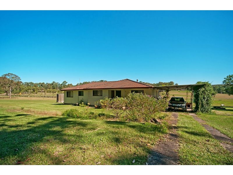 32 Dickson Road, Jilliby NSW 2259