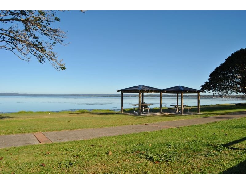 10 Belbowrie, Canton Beach NSW 2263